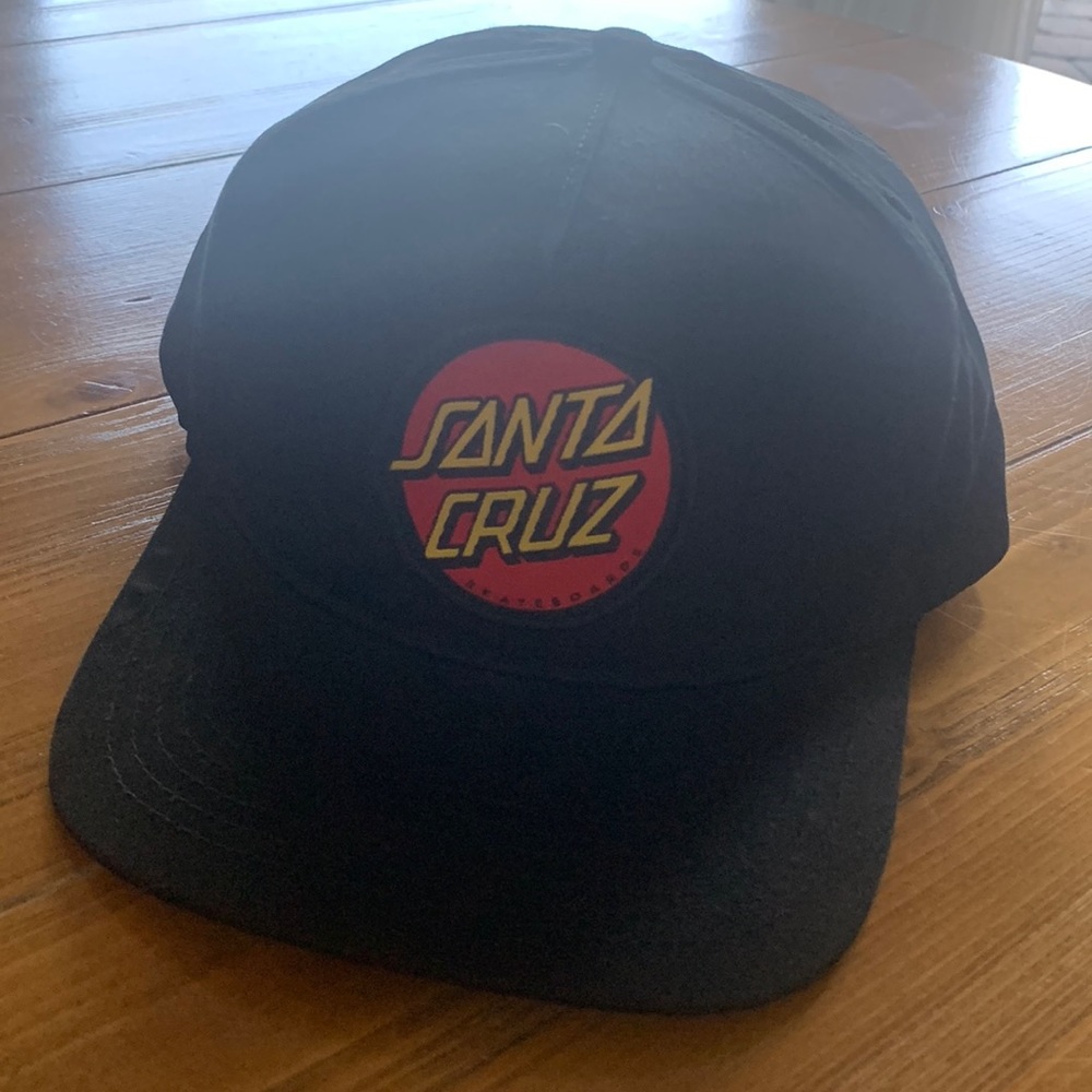 Santa Cruz hat